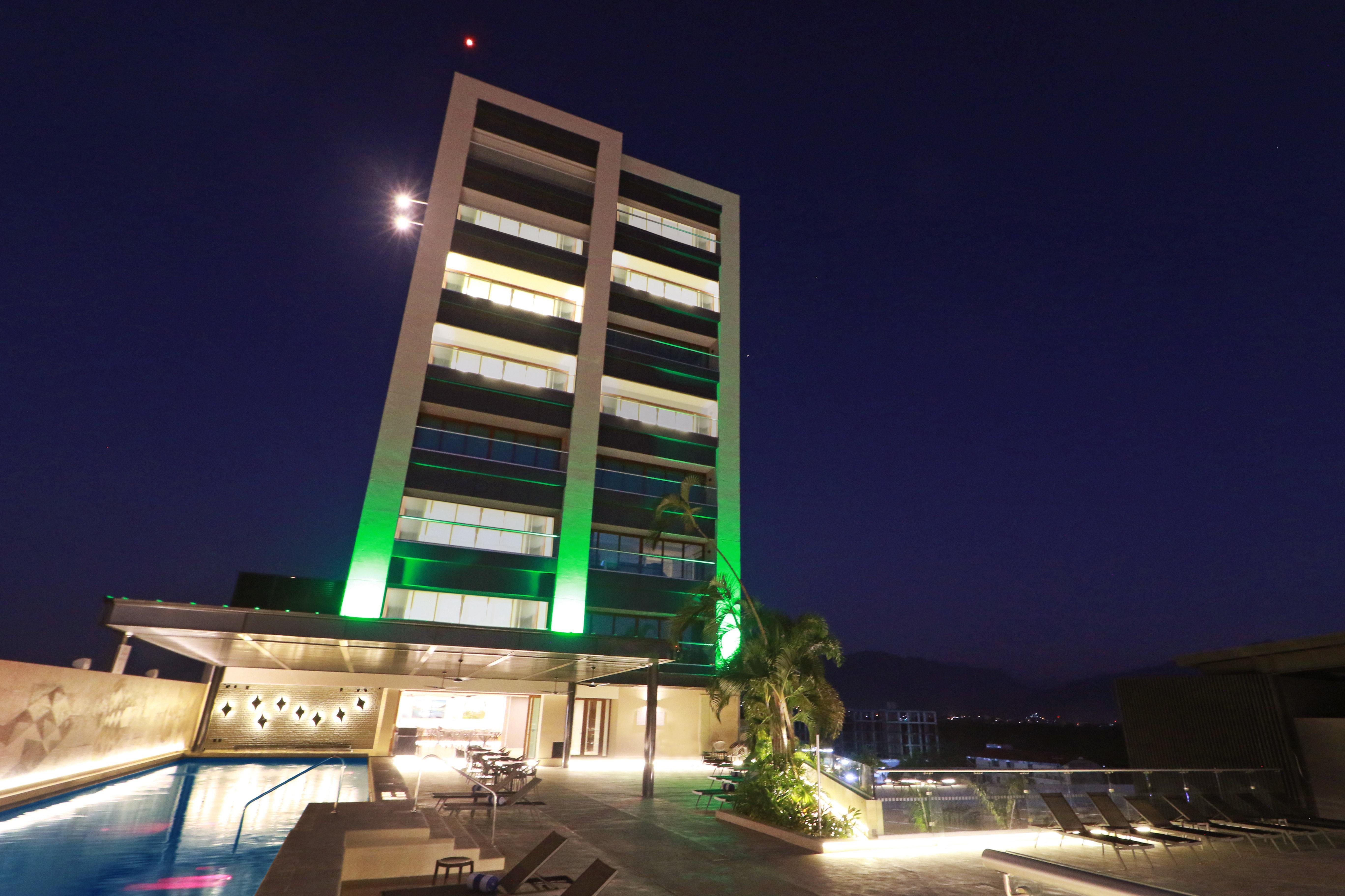 Holiday Inn & Suites - Puerto Vallarta Marina & Golf By Ihg Eksteriør bilde